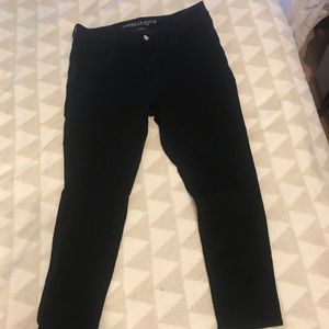 Black American Eagle cropped skinny jeans